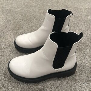 Women’s White Chelsea Boots